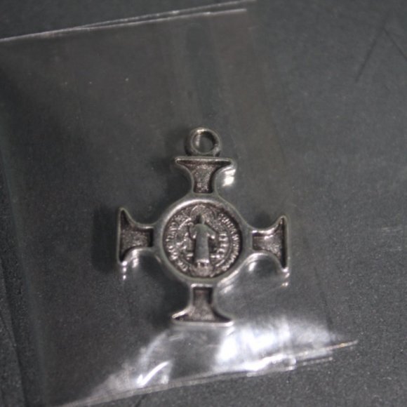 Stainless Cross Pendant - Picture 2 of 2